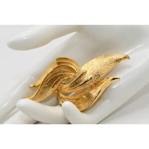 Vintage Don-Lin Gold Tone Brooch Mid Century Modern Abstract Leaf